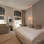 Novallure Downtown - Short Stay Apartments