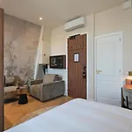 Novallure Downtown - Short Stay Apartments