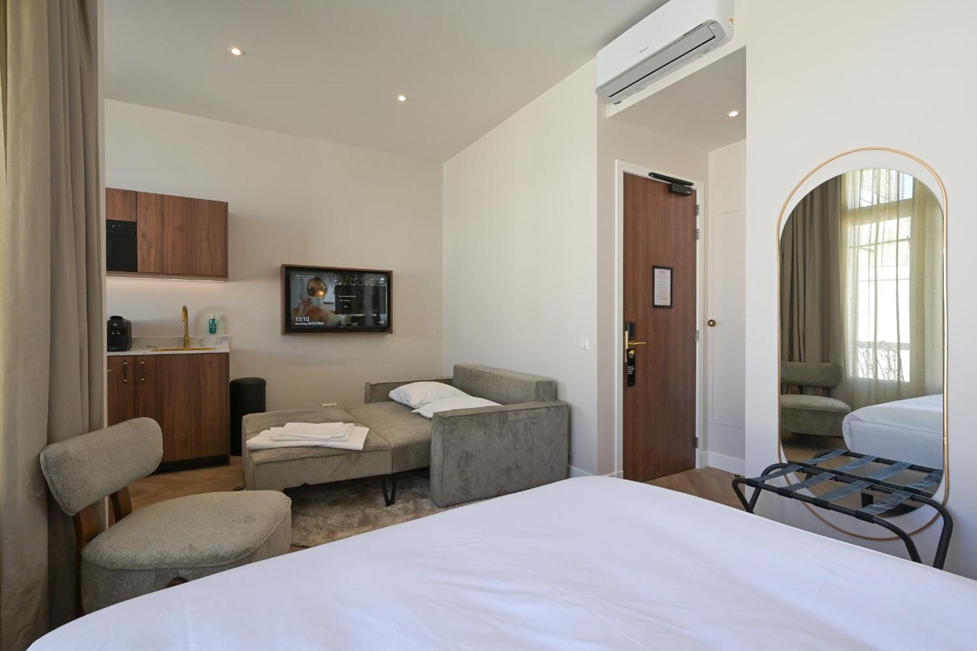 Novallure Downtown - Short Hotel *