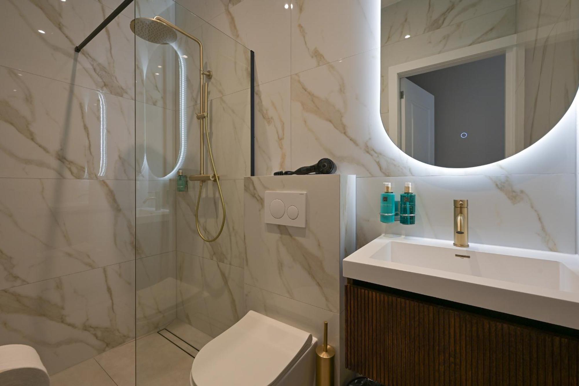 Novallure Downtown - Short Hotel