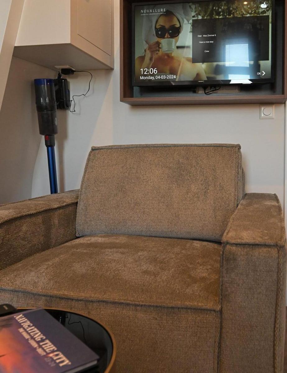 Novallure Downtown - Short