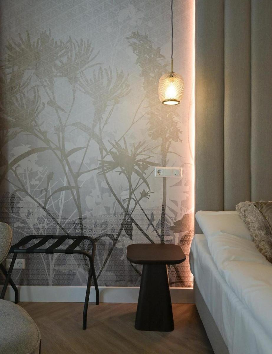 Novallure Downtown - Short