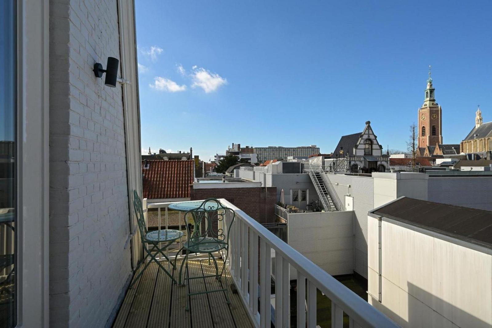 Novallure Downtown - Short Den Haag